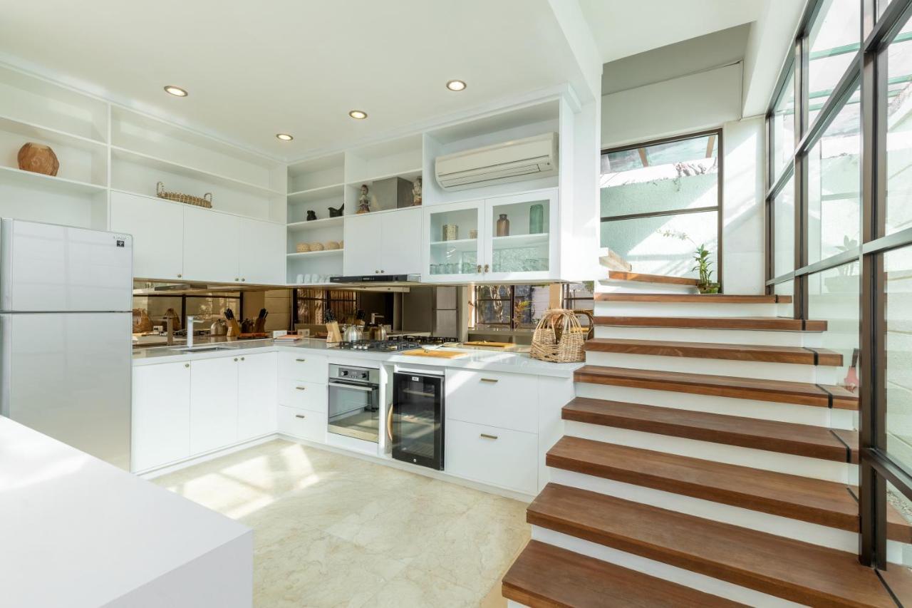 Villa Lumut 3 Bedrooms Central Seminyak Exterior photo