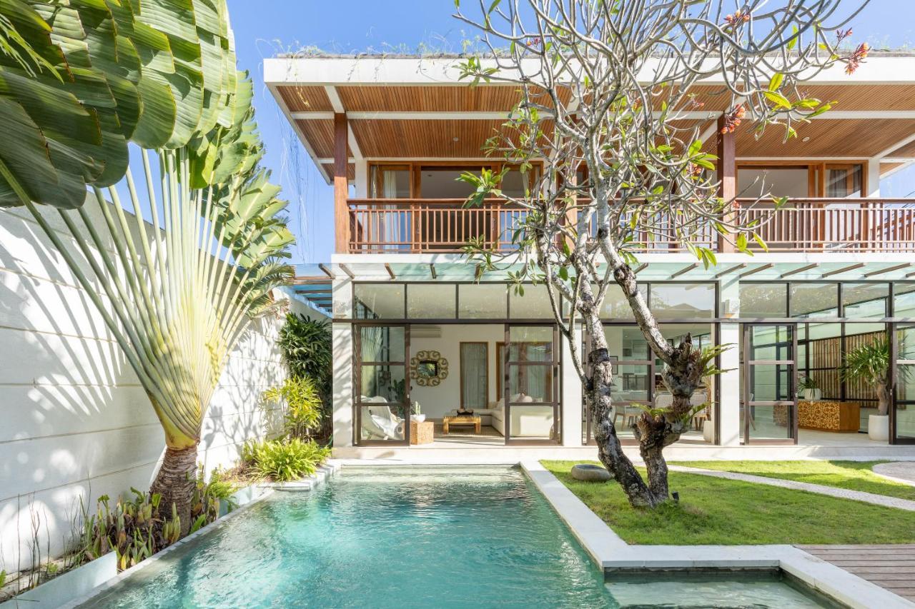 Villa Lumut 3 Bedrooms Central Seminyak Exterior photo